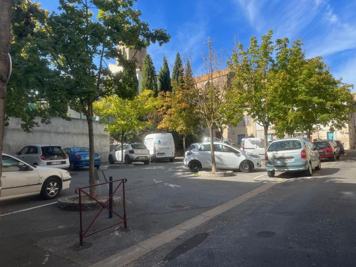 Jouxtant Le Canal Du Midi Trèbes Exterior foto